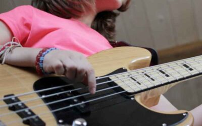  Why You Should Become a Bass Player Instead of a Guitar Player 